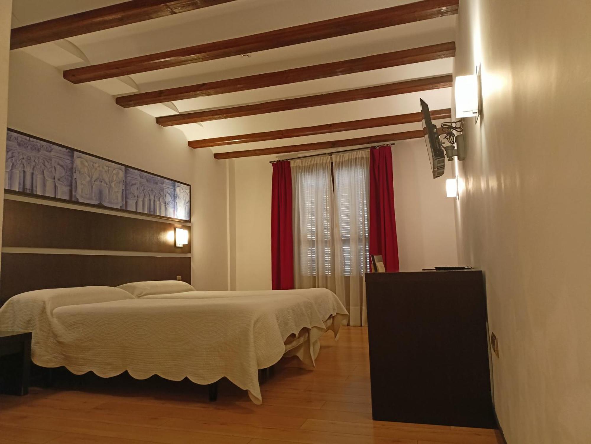 Hotel Rey Sancho Наваррете Екстер'єр фото