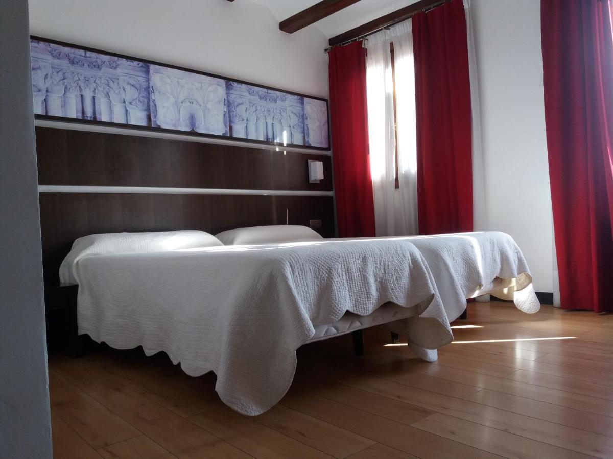 Hotel Rey Sancho Наваррете Екстер'єр фото